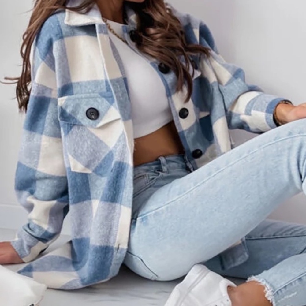 NWOT. Blue and Cream Plaid Flannel Shacket Jacket - Picture 2 of 3